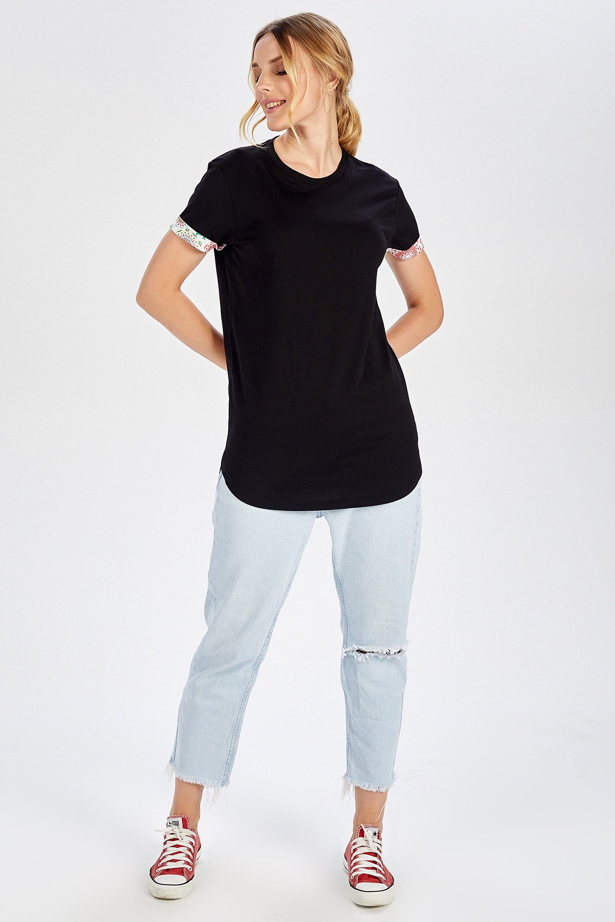Peraluna Kol Ucu Desenli Uzun Siyah Pamuklu Kadın T-Shirt